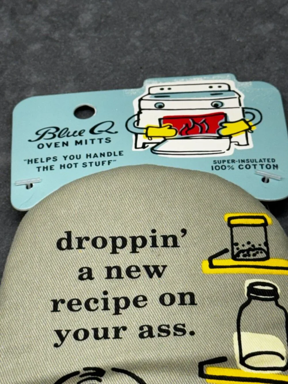 NWT Blue Q Droppin A New Recipe On Your Ass Funny Novelty Oven Mitt Green